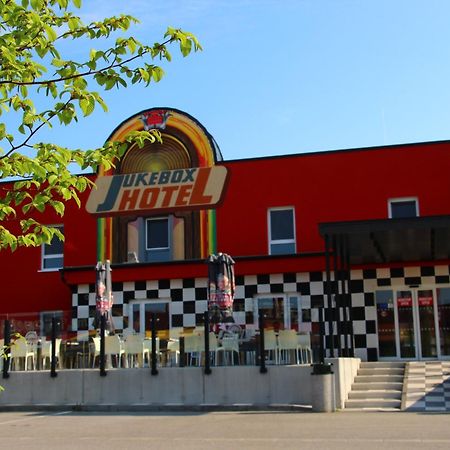 Jukebox Hotel Znojmo Bagian luar foto